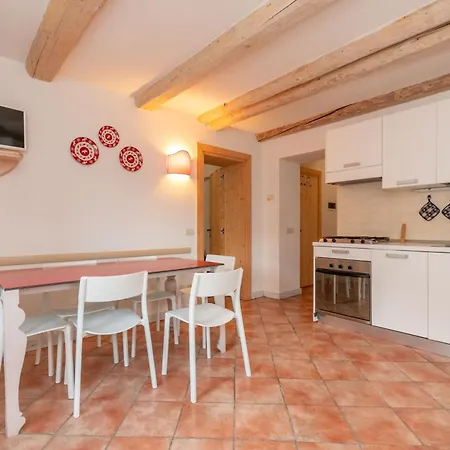 Alpine Walk Apartment *