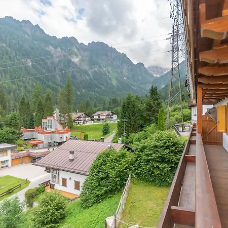 Alpine Walk Διαμέρισμα Falcade